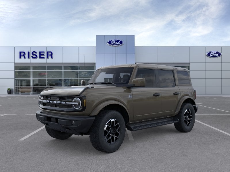 2026 Ford Bronco Outer Banks in Marsh Gray — front three-quarter view