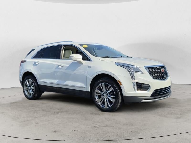 2025 Cadillac XT5 FWD Premium Luxury in Crystal White Tricoat — front three-quarter view